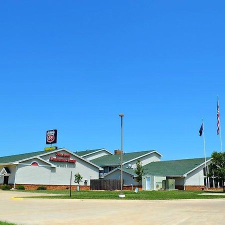 Fossil Creek Hotel & Suites Russell Exteriör bild