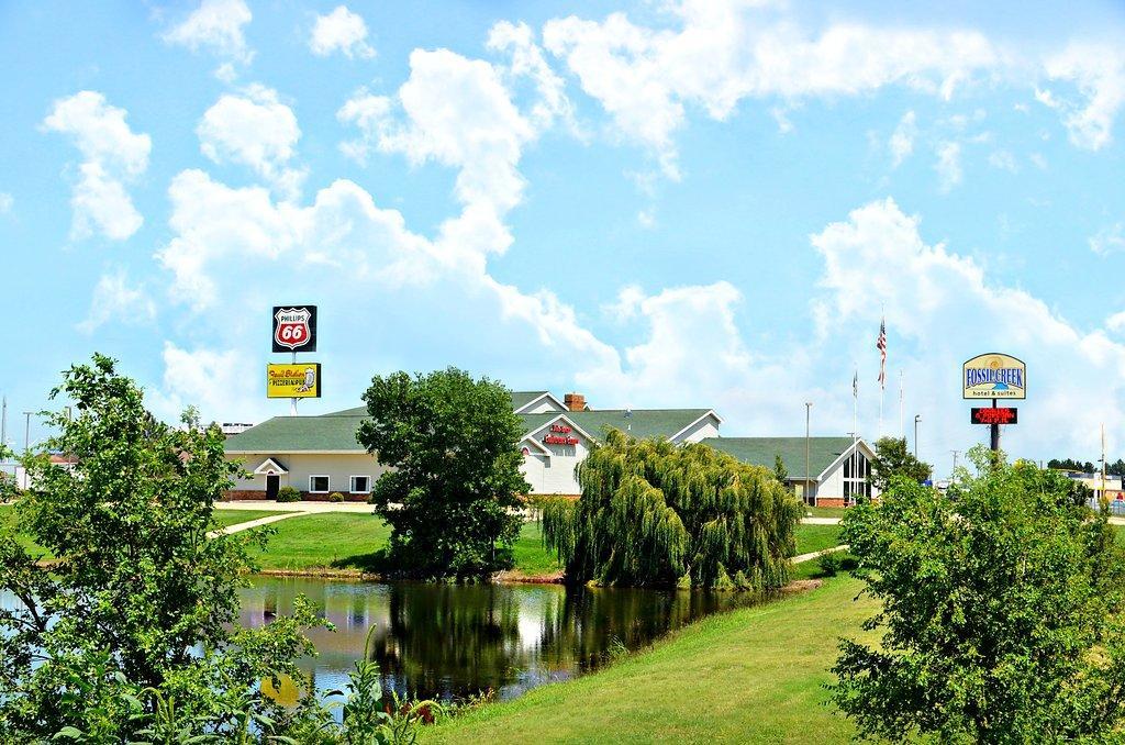 Fossil Creek Hotel & Suites Russell Exteriör bild