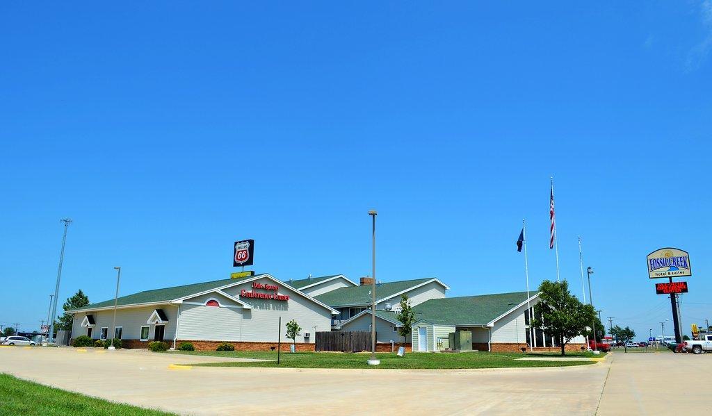 Fossil Creek Hotel & Suites Russell Exteriör bild