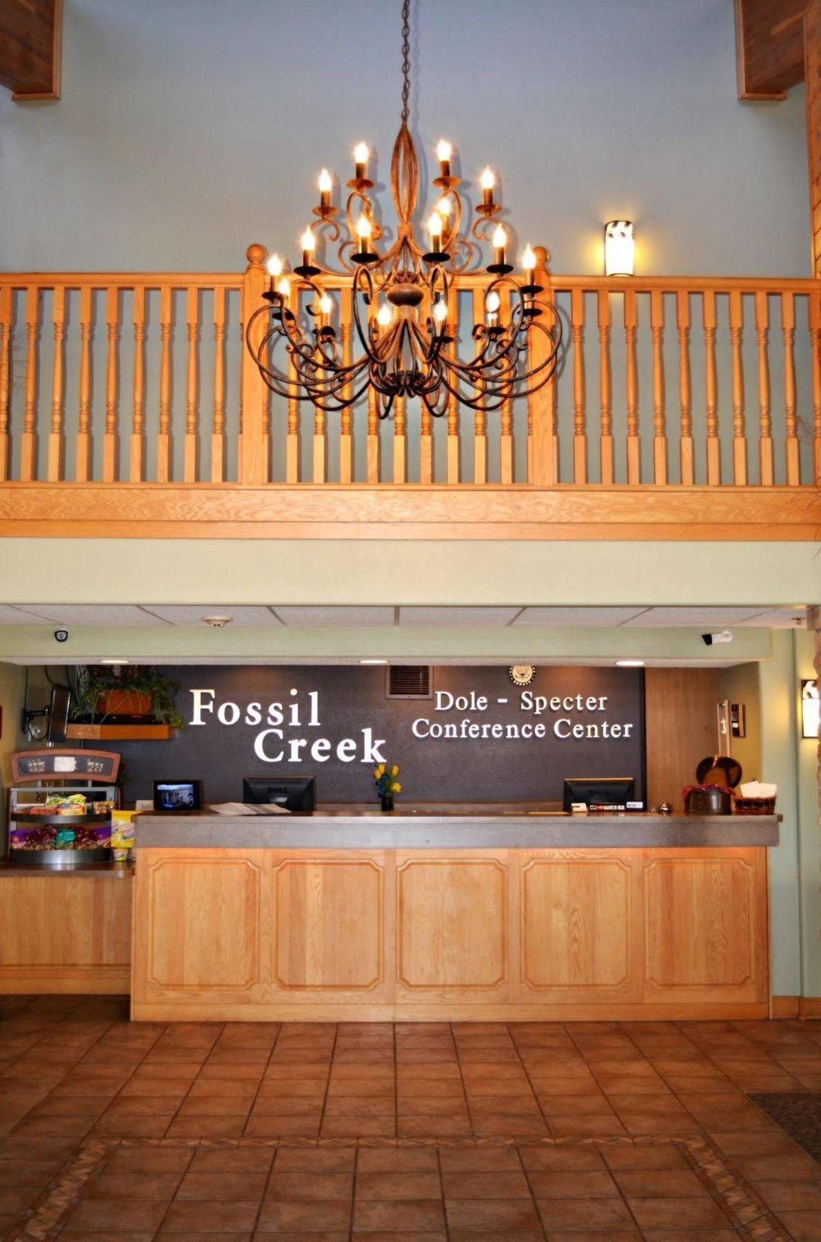 Fossil Creek Hotel & Suites Russell Exteriör bild
