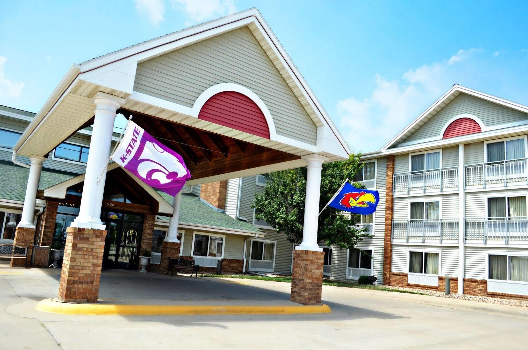 Fossil Creek Hotel & Suites Russell Exteriör bild
